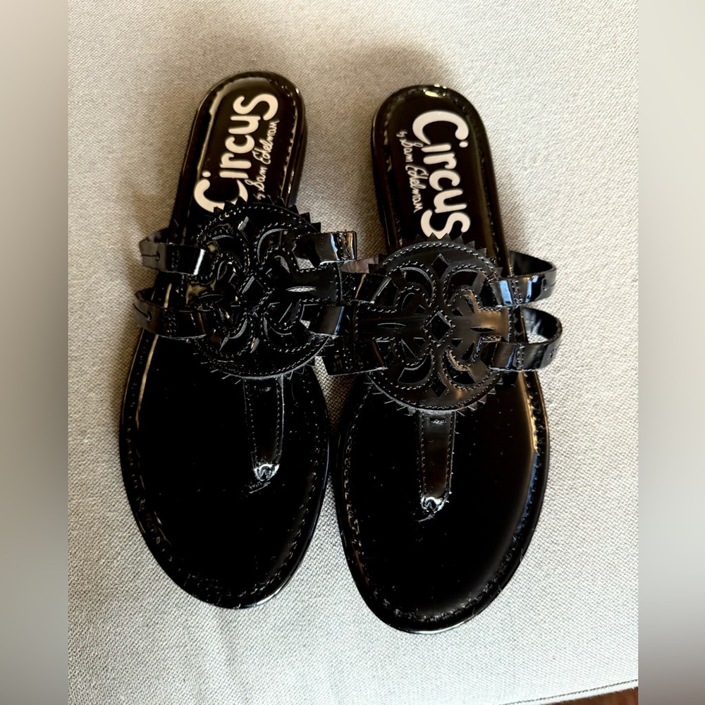 Circus by Sam Edelman Canyon Medallion Black Sandals